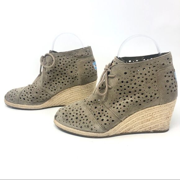 TOMS Perforated Tan Suede Espadrille Desert Boots - Picture 5 of 8
